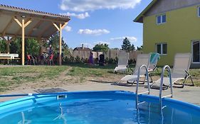Mirella33